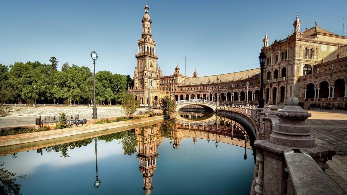 El Refugio De Emma Apartment Seville Luaran gambar