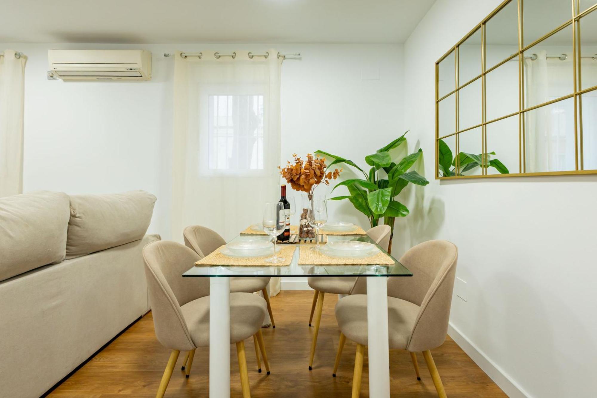 El Refugio De Emma Apartment Seville Luaran gambar